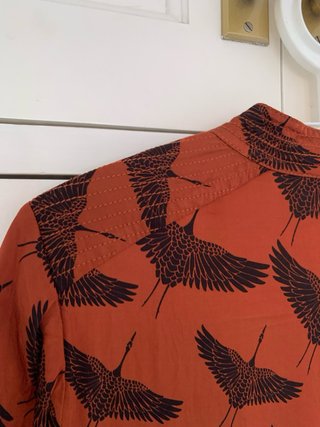 Vestido Sandro estampado pájaros naranja