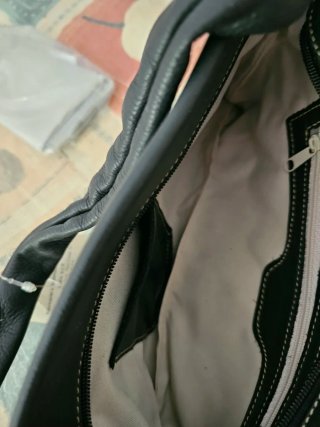 Bolso de piel Paola Manzini negro