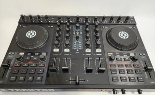TRAKTOR Kontrol S4