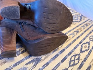 Botines de piel CafèNoir tacón marrón
