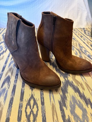Botines de piel CafèNoir tacón marrón