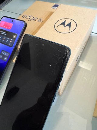 Lotto di 3 cellulari Motorola + Scatole