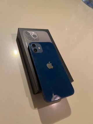 iPhone 12 Blu. Prezzo negoziabile!