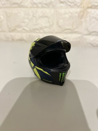 Casco AGV Valentino Rossi y Moto Yamaha y Otro