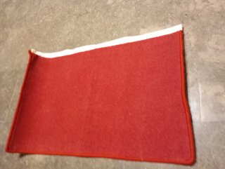 Trozos de alfombra  roja