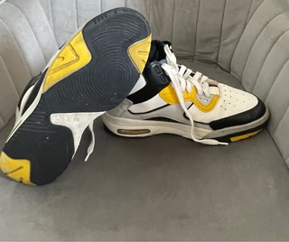 Zapatillas Zara Blancas y Negras