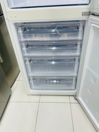 Nevera  marca samsung con garantía transporte.