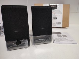 Altavoces Amazon Basics USB Negros