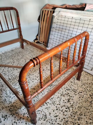 Cama de madera 110