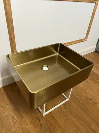 Lavabo Metálico Dorado