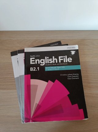English File With Online Practice for Speakerts...