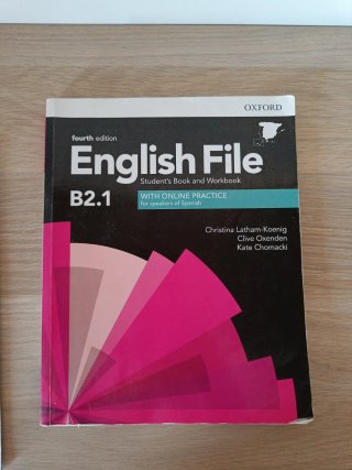 English File With Online Practice for Speakerts...