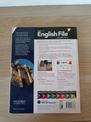 English File With Online Practice for Speakerts...