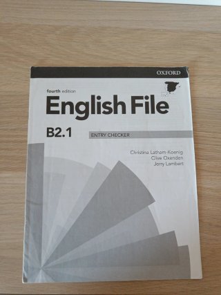 English File With Online Practice for Speakerts...
