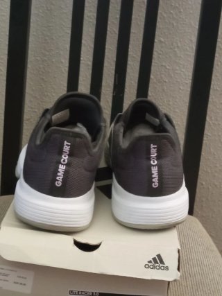 Adidas Talla 41 1/3 Gris y Blanco