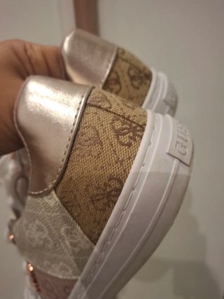 Zapatillas Guess Beige y Rosa