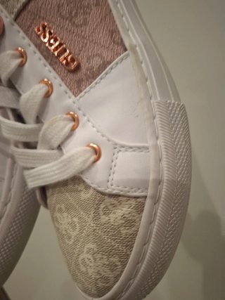 Zapatillas Guess Beige y Rosa