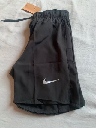 Conjunto Nike Miler Camiseta y Pantalón Corto