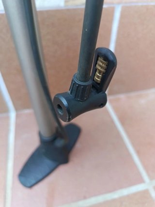 Bomba de pie para bicicleta