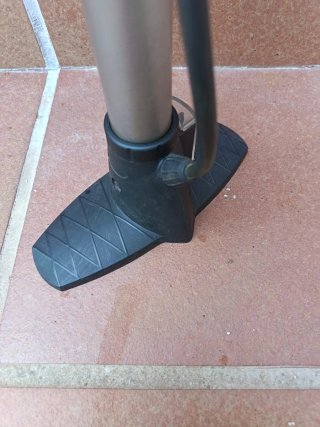Bomba de pie para bicicleta