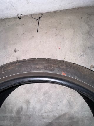 Neumático 265/30R20