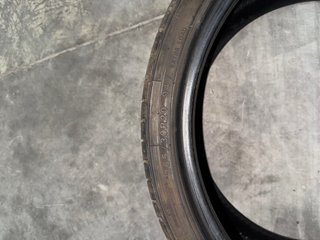 Neumático 265/30R20