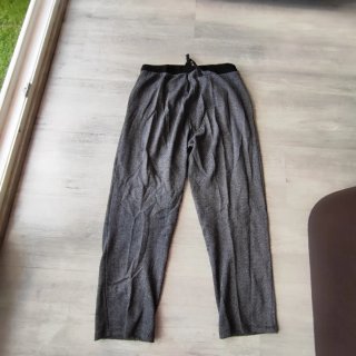 Pantalón Zara mujer gris y negro
