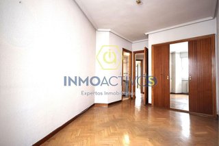 Piso en venta en Bellas Vistas en Madrid