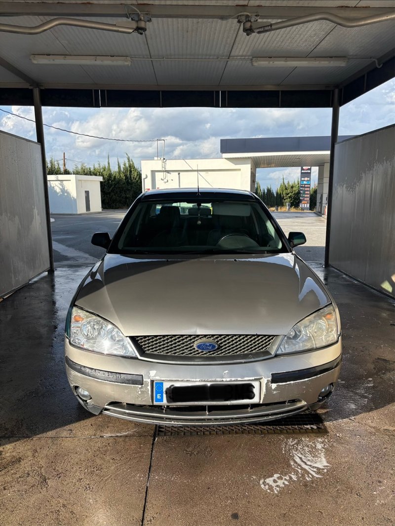 Ford Mondeo 2002 - foto 1