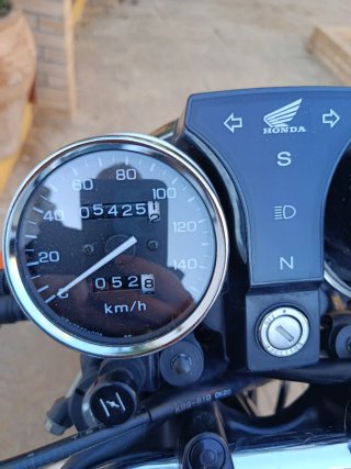 Honda CB 250 Naked Plata