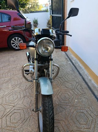 Honda CB 250 Naked Plata
