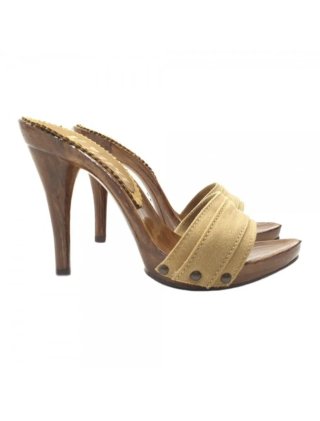 Zuecos Kiara Shoes Tacón Madera Beige Marrón