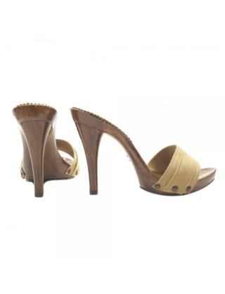 Zuecos Kiara Shoes Tacón Madera Beige Marrón