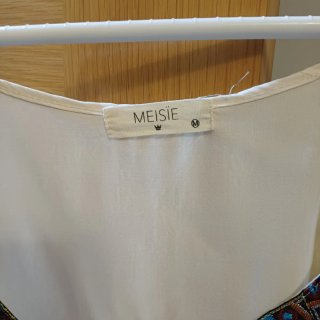 Camiseta tirantes MEISIE bordada