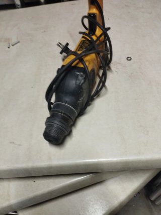 Taladro Percutor Dewalt D25102