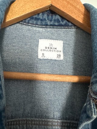 Chaqueta vaquera oversize desgastada