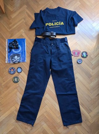 Lote de ropa antigua y otros
