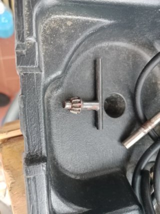 Taladro Ferr 500 con maletín y brocas