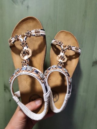 Sandalias WK con abalorios 40