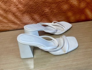 Sandalias Bershka Tiras Blancas Talla 36
