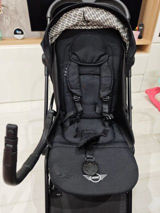 Carrito Bebé Easywalker Mini Turn Negro.