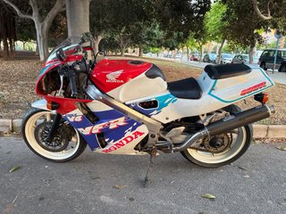 Honda VFR400 NC30