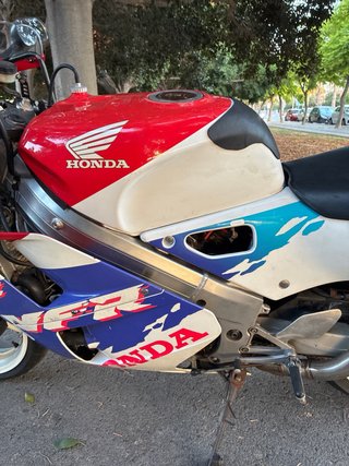 Honda VFR400 NC30