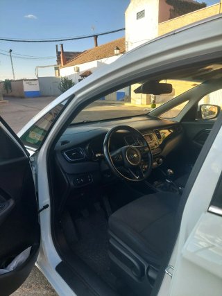 KIA Carens 2015