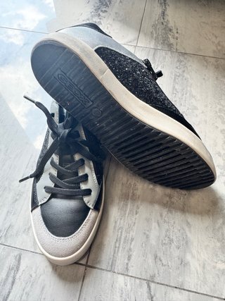 Zapatillas Geox grises y negras