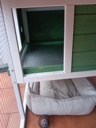 Casa para conejos casi nueva