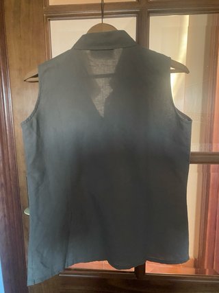 Camisa Aventura sin mangas verde caqui