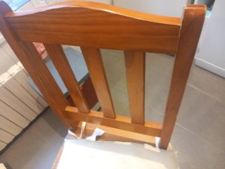 Mesa de comedor de madera