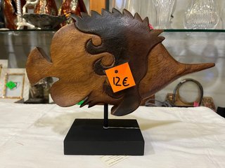 Figura pez madera decorativa