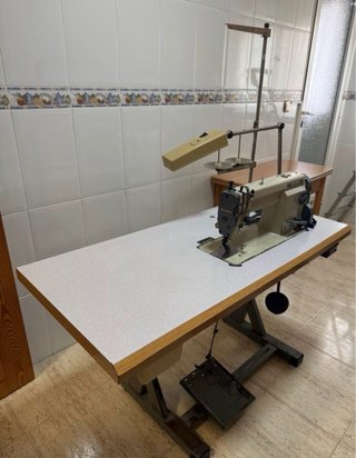 Máquina de coser Mitsubishi